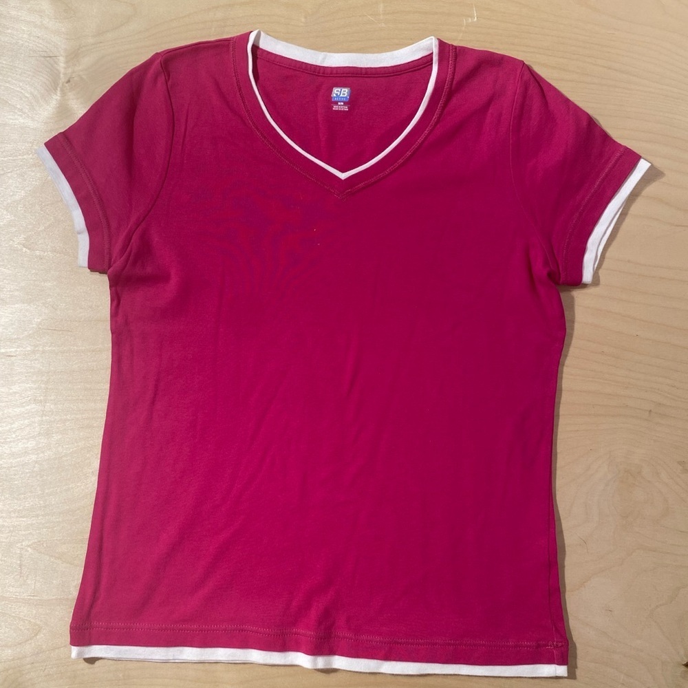 SB Active Fuchsia V-Neck Tee with White Trim Medium (QM) - Picture 2 of 6